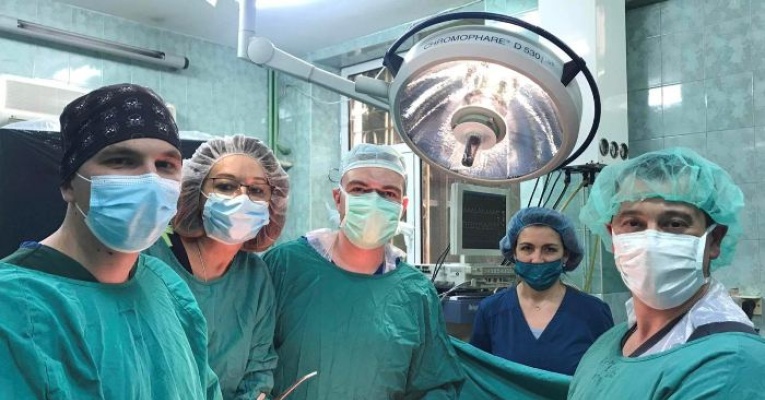 Операция на два етапа и мултидисциплинарен екип върнаха към живота млада жена в ИСУЛ